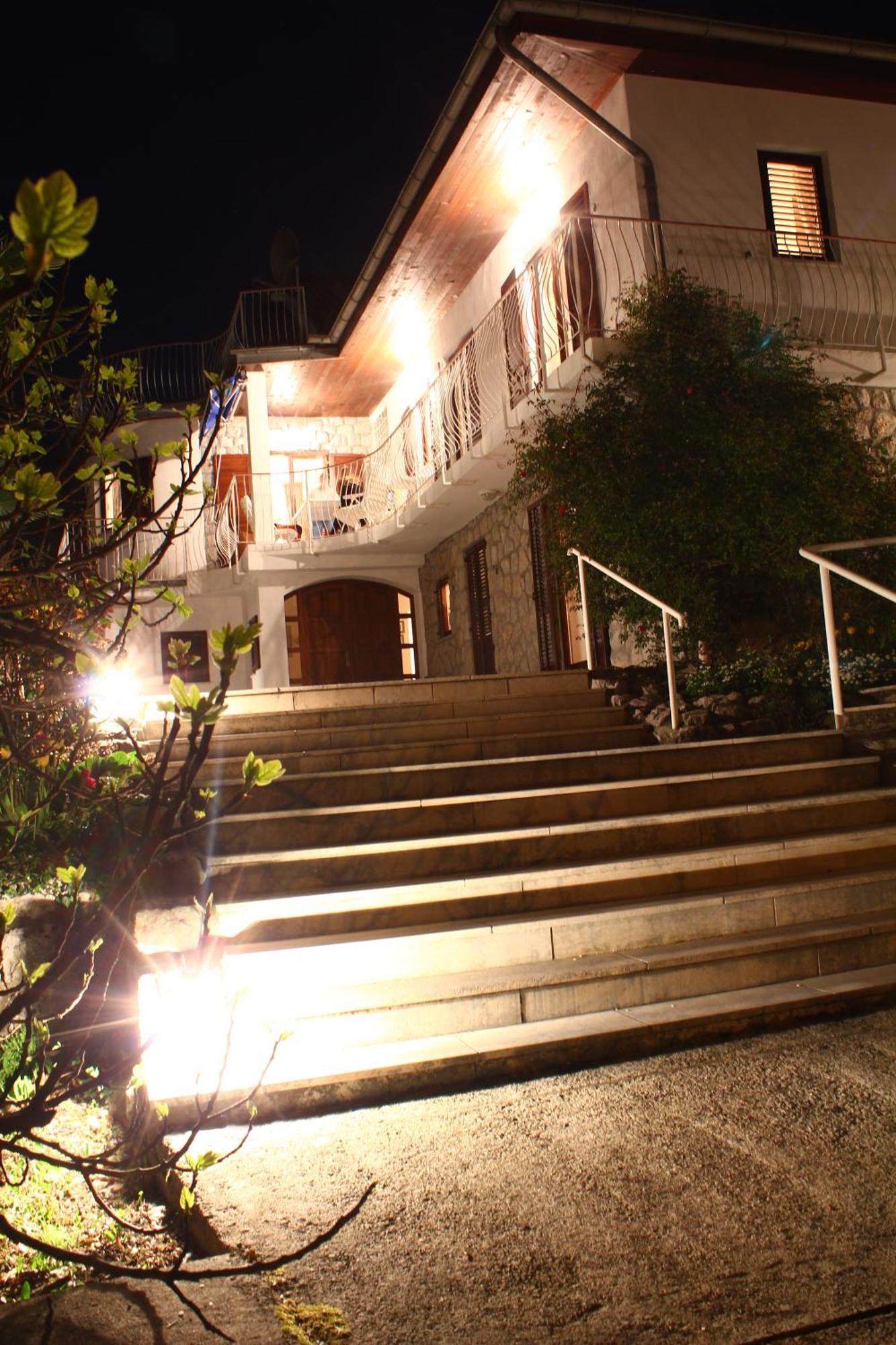 Villa Mittler Ловран Экстерьер фото